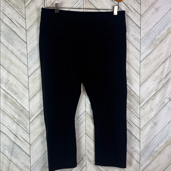 Lululemon Black Cropped Leggings - Picture 1 of 10